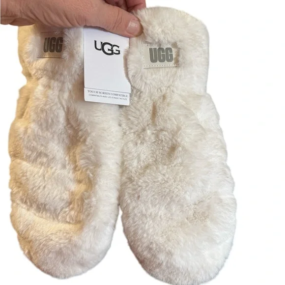 UGG Soft White Fluffy Faux fur Mittens size S/M New with Tags - Picture 1 of 6